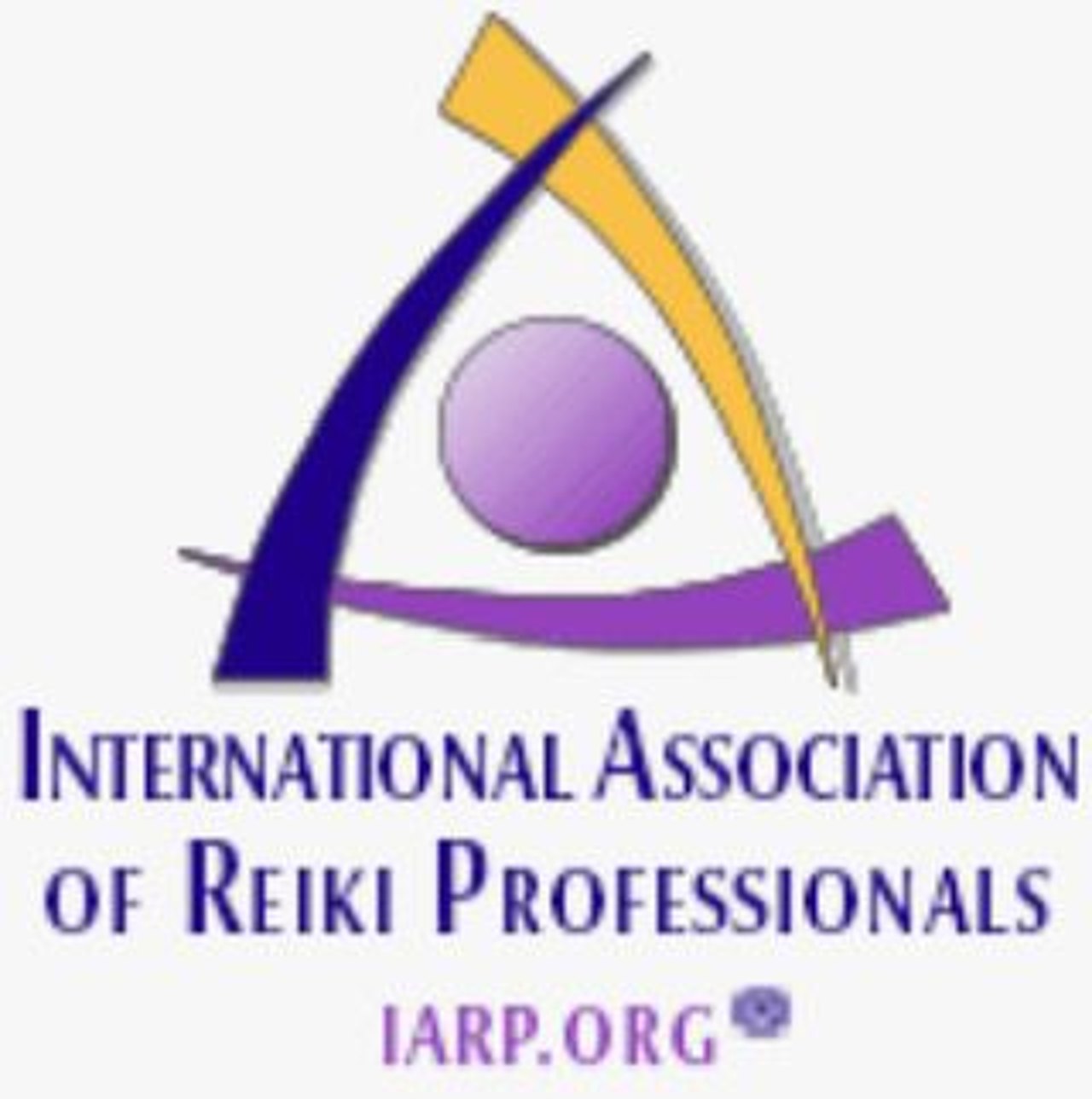 Logo der International Association of Reiki Professionals mit abstrakter Pyramide, Kreis und dem Text IARP.ORG.